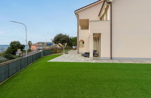 Riva Ligure Apartment | Cosy apartment for 6 people with WIFI, TV, terrace and parking
