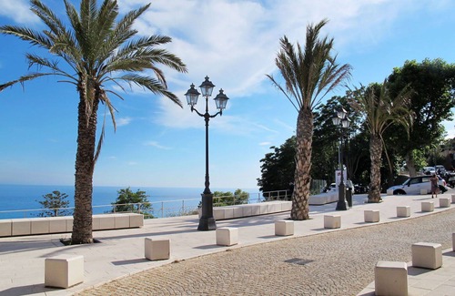 Latte Apartment | Cosy apartment for 4 guests with A/C, WIFI, pool, TV, terrace, pets allowed and parking