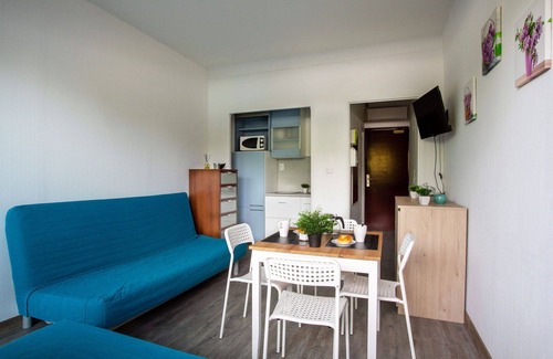 Cros-de-Cagnes Apartment | Cosy apartment for 2 guests with WIFI, A/C, TV and terrace