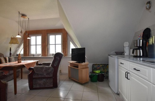 Maltzien Apartment | Cosy Apartment in Garz with Garden