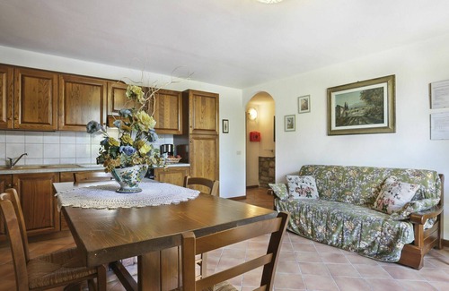 Terricciola House | Cosy apartment in villa for 4 people with WIFI, pool, terrace, pets allowed and parking