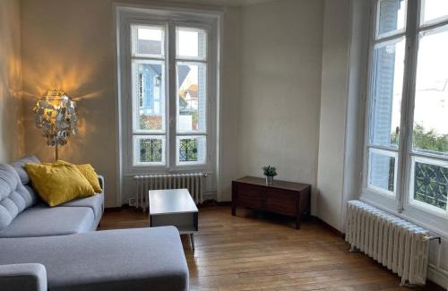 Suresnes Apartment | Cosy apartment in Paris area