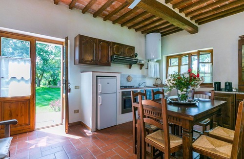 Sasso dʼOmbrone Villa | Cosy apartment in villa for 6 people with A/C, WIFI, pool and patio