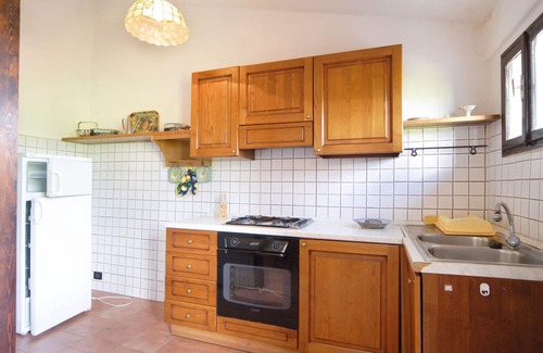 Poggibonsi Villa | Cosy apartment in villa with WIFI, pool, TV, patio, panoramic view, parking, close to San Gimignano