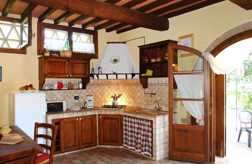 Poggiarello Villa | Cosy apartment in villa with WIFI, pool, TV, terrace, pets allowed, parking, close to San Gimignano
