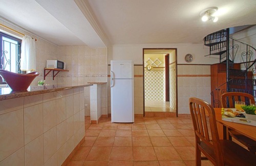 Mem Moniz House | Cosy apartment in villa for 4 guests with pool, WIFI, A/C, TV, terrace and panoramic view