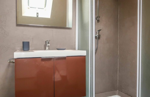 Plozevet Villa | Cosy apartment in villa for 3 guests with WIFI and parking