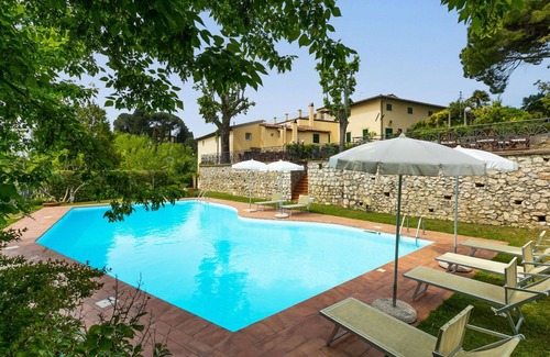 Crespina Villa | Cosy apartment in villa for 8 people with WIFI, private pool, terrace, pets allowed and parking
