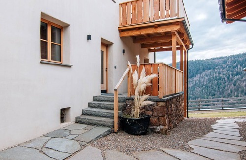 San Genesio Atesino Villa | Cosy apartment in villa for 4 guests with WIFI, TV, patio and parking