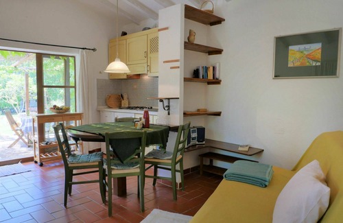 Montieri House | Cosy apartment in villa for 4 guests with pool, terrace, pets allowed and parking