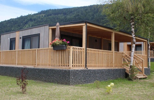 Ossiach House | Cosy apartment in villa for 4 guests with WIFI, TV and terrace