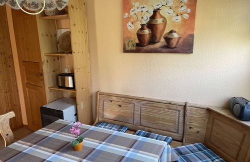 Dobbertin House | Cosy apartment in villa for 4 people with TV, terrace, pets allowed and parking