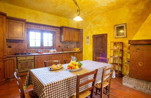 Casalbordino House | Cosy apartment in villa for 12 people with WIFI, pool, TV, patio, pets allowed and parking