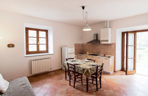 Rufina Villa | Cosy apartment in villa for 4 guests with WIFI, pool, terrace, pets allowed and parking