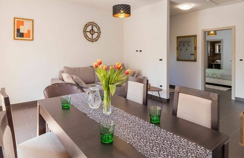 Kaldanija House | Cosy apartment in villa with hot tub, pool, WIFI, A/C, TV, terrace, pets allowed and parking