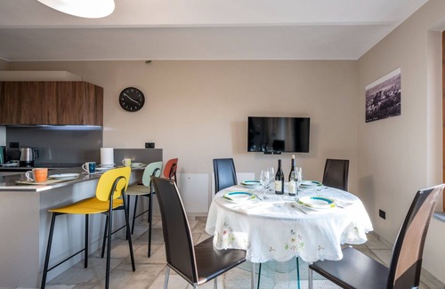 Rocca D'Arazzo Apartment | Cosy apartment for 4 people with WIFI, A/C, TV, terrace and parking