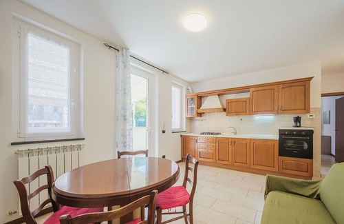Sestri Levante Apartment | Cosy apartment for 5 guests with WIFI, A/C, TV, patio, pets allowed and parking