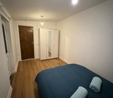 Glasnevin Apartment | Cosy Apartment near City Center
