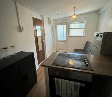 Glasnevin Apartment | Cosy Apartment near City Center