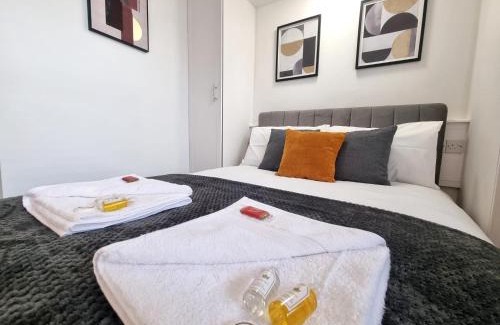 Watford Apartment | COSY APARTMENT NEARBY TRAIN STATiON!