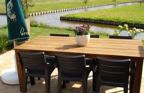 West-Graftdijk House | Cosy apartment in villa for 6 guests with WIFI, TV, terrace and parking