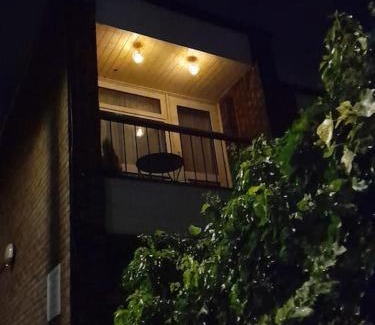 North Bitchburn Apartment | Cosy Apartment with Balcony and Breakfast