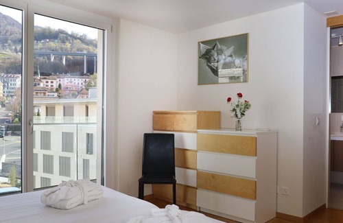Montreux Apartment | Cosy apartment with A/C, WIFI, hot tub, pool, TV, terrace, panoramic view and parking