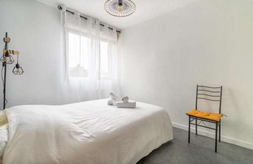 Lalande-Grand Selve Apartment | Cosy apartment with pool