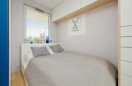 Bialoleka Apartment | Cosy Apartment with Smart TV by Noclegi Renters