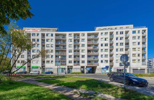 Bialoleka Apartment | Cosy Apartment with Smart TV by Noclegi Renters