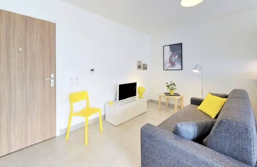 Yves Farge - Le Fleuve Apartment | Cosy Appartement Avec Terrasse et Garage