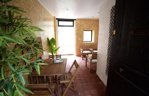 Auxerre Apartment | Cosy appartement Hyper centre ville avec cour + Patio