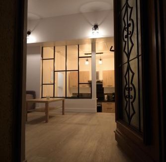 Auxerre Apartment | Cosy appartement Hyper centre ville avec cour + Patio