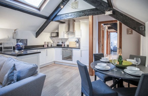 Tenby Apartment | Cosy At The Mews - 2 Bedroom Apartment - Tenby