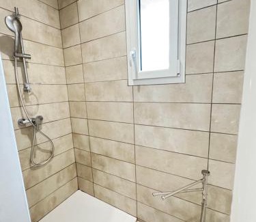 Bollene Apartment | Cosy avec extérieur privée