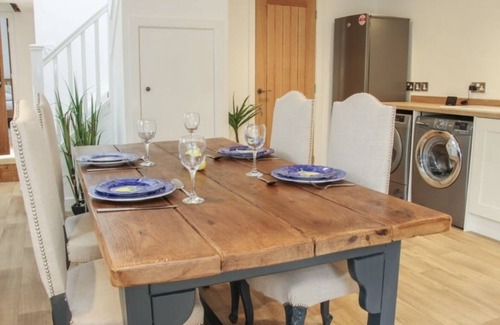 Montgomery House | Cosy Barn Conversion in Rural Mid-Wales. Pet-friendly, with hot-tub!