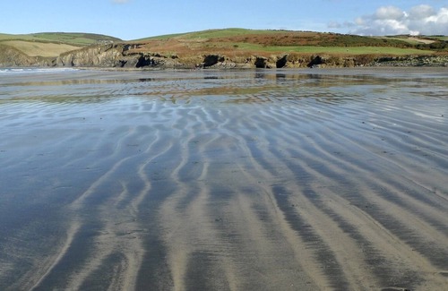 Eglwyswrw House | Cosy Barn Conversion with Breakfast included. Just minutes from sandy beaches