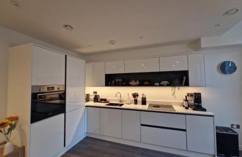 Ramsgate Apartment | Cosy Beach Apartment Retreat, Central Ramsgate - Atria