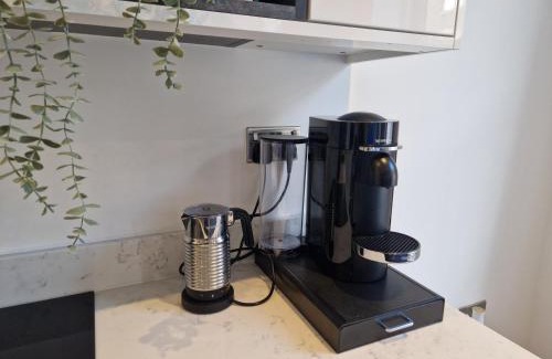 Ramsgate Apartment | Cosy Beach Apartment Retreat, Central Ramsgate - Atria