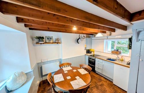 Cawsand House | Cosy Beach Cottage - Cawsand