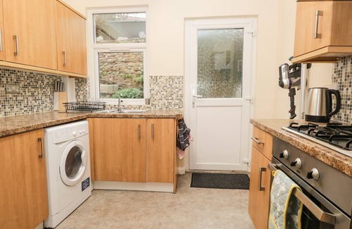 Heysham Cottage | COSY BEE, pet friendly, character holiday cottage in Heysham