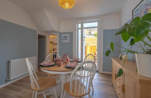 Margate House | Cosy Blue Shells Cottage - 2bedrooms - Garden - 5mins beach - 1min Shell Grotto