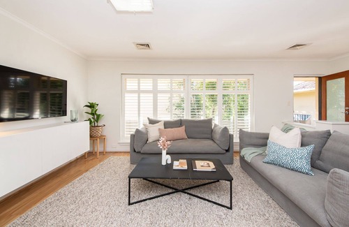 Brighton Apartment | Cosy Brighton Apartment close to Church St