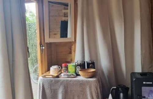 Newbury Park Cabin | Cosy Cabin Free Parking near Central London NO ULEZn