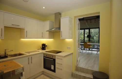 Camden Town with Primrose Hill Apartment | COSY CAMDEN 2 BEDROOM APARTMENT WITH TERRACE