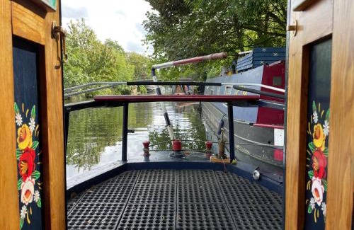 Westbourne Green Boat Rental | Cosy Canal Boat in Little Venice for Family & Friends