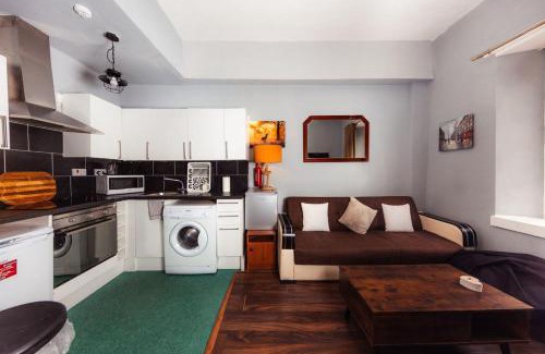 Tollcross Apartment | Cosy Central Apartment by the Meadows 10