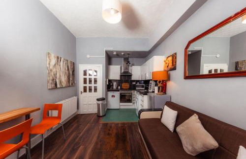 Tollcross Apartment | Cosy Central Apartment by the Meadows 10