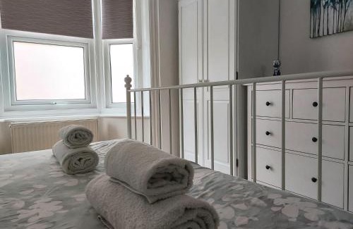Canterbury Apartment | Cosy Central Canterbury - Modern Victorian