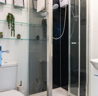 Harrow Road Apartment | Cosy Central Studio Apartment Zone 2 (4)